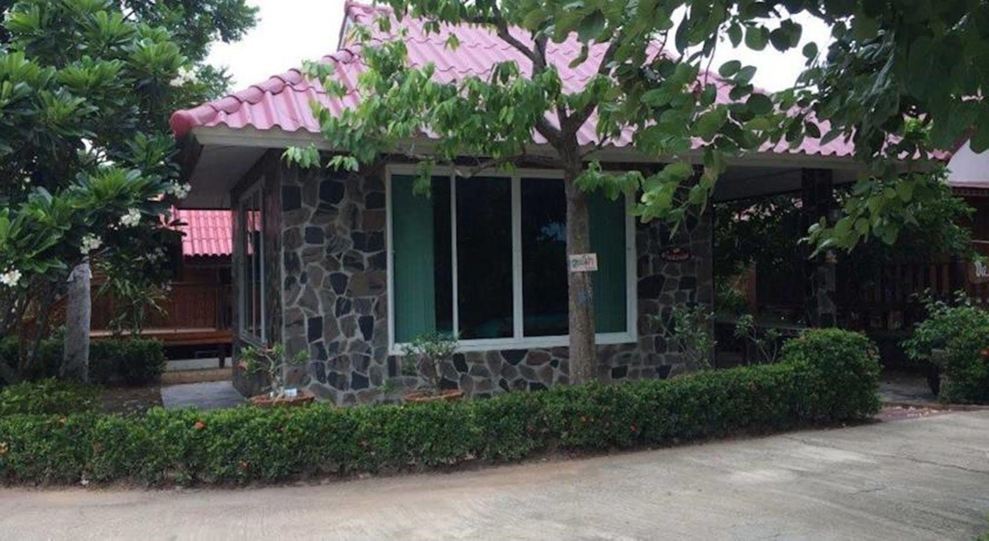 Punpisa Resort Sam Chuk Exterior foto