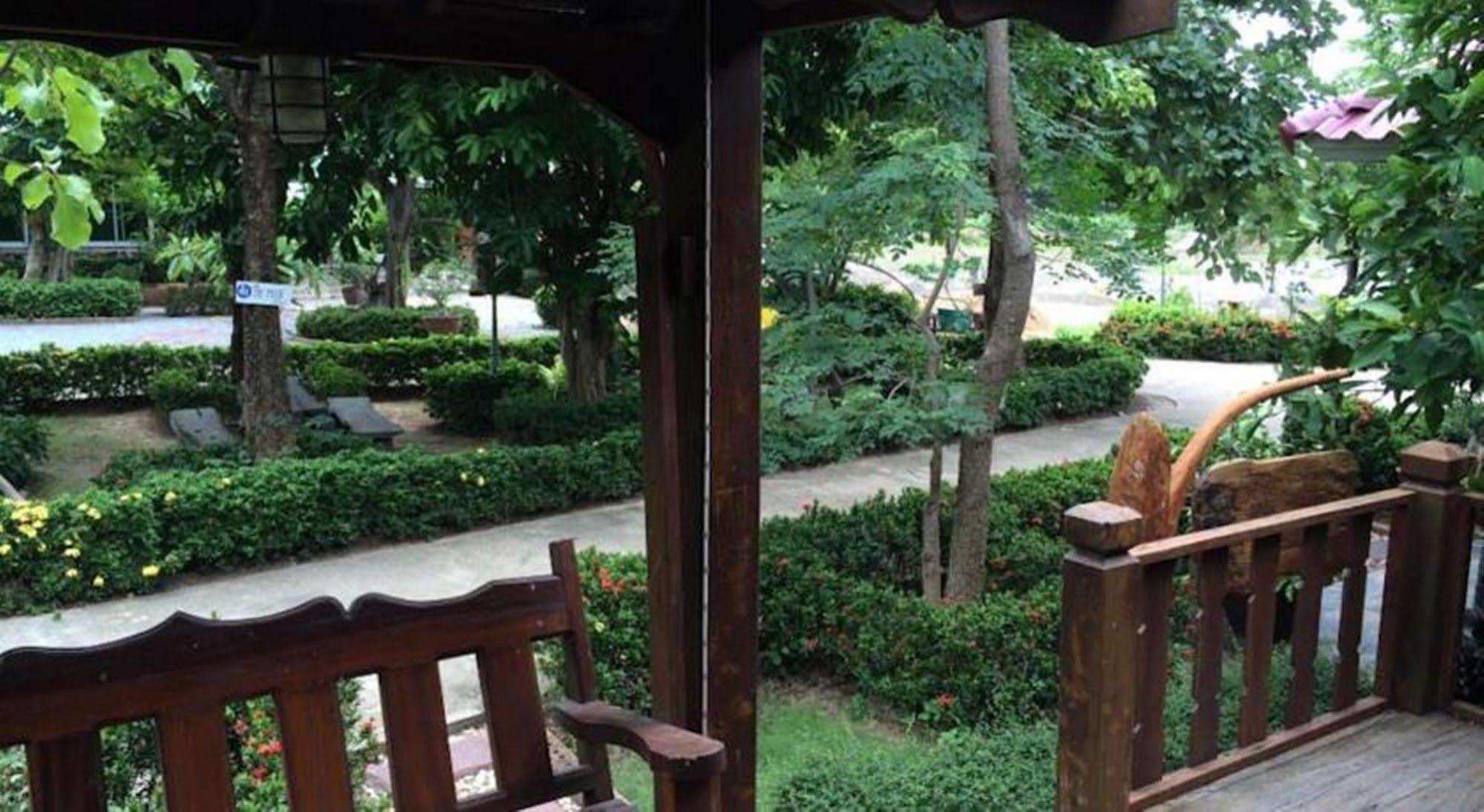 Punpisa Resort Sam Chuk Exterior foto